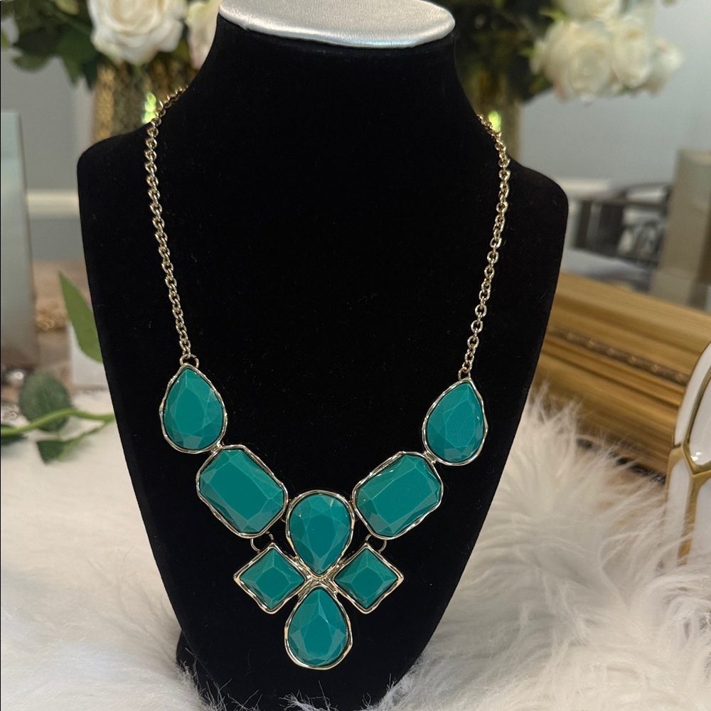 Elegant Gold and Teal Necklace
